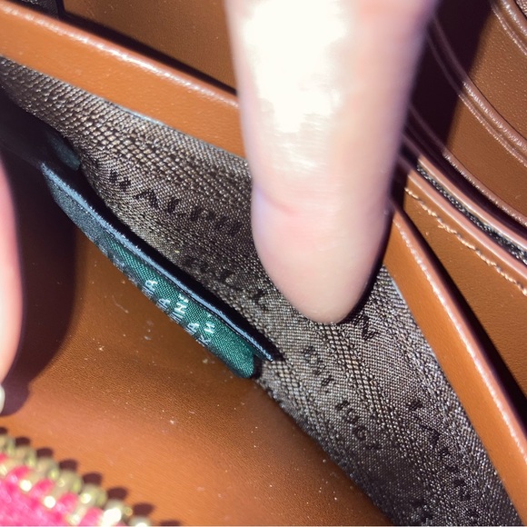 Ralph Lauren Zip Around Wallet - Picture 8 of 8